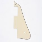 Le pickguard blanc original de la guitare de Neil Young