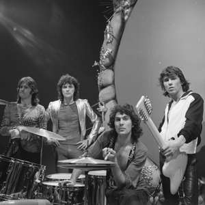 Golden_Earring_-_TopPop_1974_wikipedia