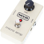 Jack White joue avec un micro amp MXR