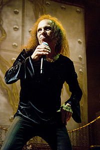 Ronnie-James-Dio_Heaven-N-Hell_2009-06-11_Chicago_Photoby_Adam-Bielawski